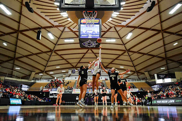 Clackamas Jesuit 6A Oregon girls basketball quarterfinal 2024 Naji Saker-101